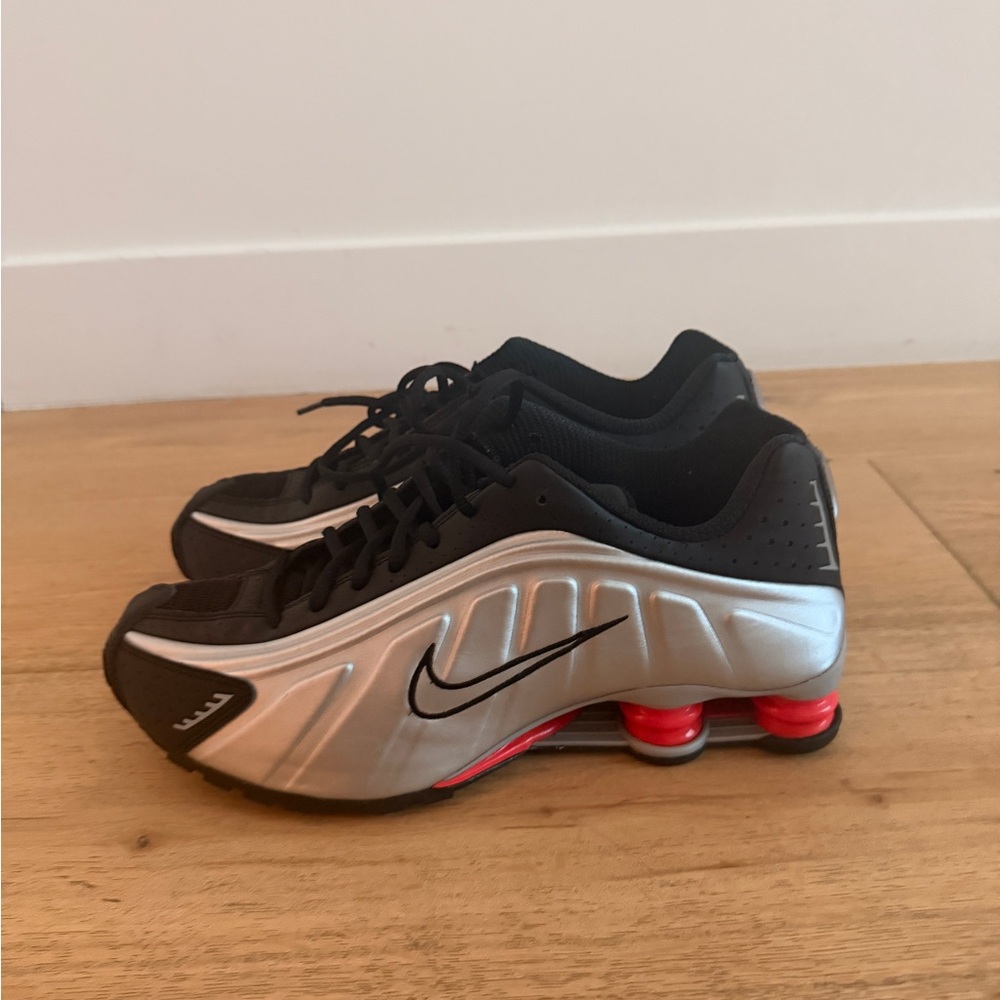 Nike Black and Silver Athletic Shoes